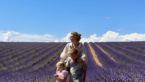 Brigitos ir jos šeimos kelionė kemperiu