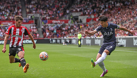 „Brentford“ ir „Tottenham“ rungtynių akimirka.