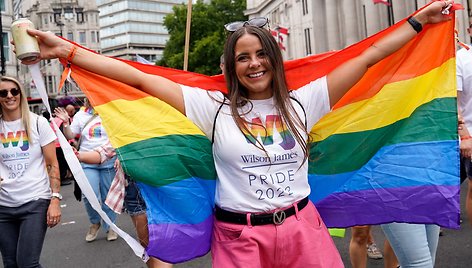 Londone – pirmojo miesto „Pride“ parado 50-osios metinės