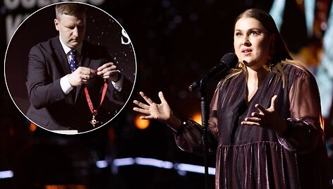 Dovilė Filmanavičiūtė ir Simonas Kairys &bdquo;Auksinių scenos kryžių&ldquo; apdovanojimų ceremonijoje
