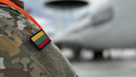 &Scaron;iauliuose nusileido NATO žvalgybiniai lėktuvai