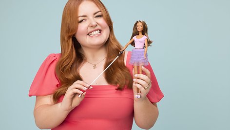 Naujoji „Barbie“ lėlė ir Lucy Edwards 
