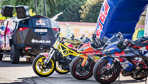Motoakrobatas Aras Gibieža pasirodys Kretingoje ir Palangoje