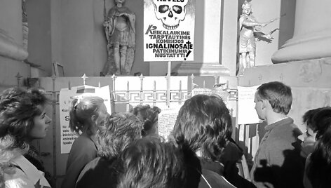 Fotografo Viliaus Jasinevičiaus ciklas &bdquo;Atgimimas&ldquo; (1987-1989)
