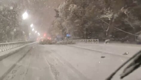Maskvos srityje i&scaron;krito sniegas