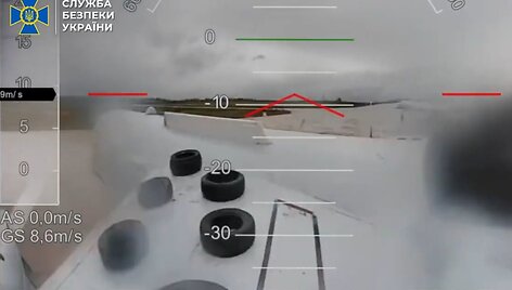 Rusai padangomis ant bombone&scaron;ių bandė apsaugoti savo lėktuvus nuo dronų