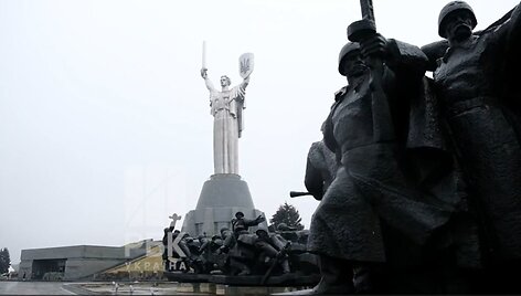 Sovietinius kūjį ir pjautuvą pakeitė Ukrainos herbo tri&scaron;akis