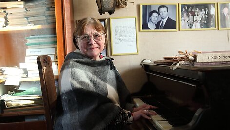Vaiva Klovaitė V. Klovos memorialiniame kambaryje