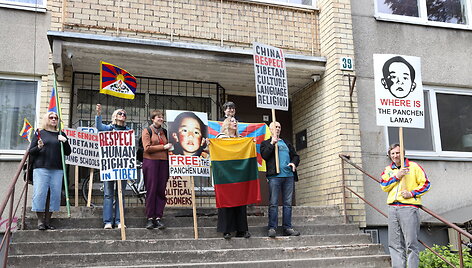 Piketas prie Kinijos ambasados