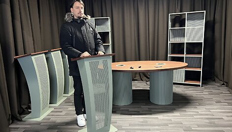 V. Mikaitis pakvietė pasižvalgyti po jo biurą: čia jaučiuosi kaip &bdquo;Apple&ldquo; įkūrėjas