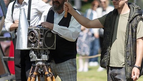 Legendinio &bdquo;Krik&scaron;tatėvio&ldquo; ir &bdquo;Trijų mu&scaron;kietininkų&ldquo; įkvėptos scenos atgimsta Pakruojo dvare: kaip patekti į filmavimus?