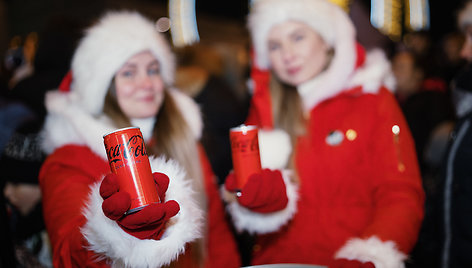 Pamatykite, kaip magiškas „Coca-Cola“ Kalėdų karavanas atrodo iš vidaus