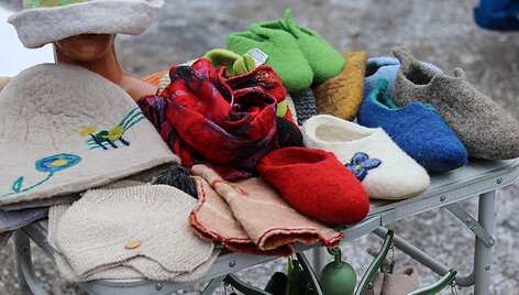 &bdquo;Ogmios miesto&ldquo; ūkininkų turguje &ndash; natūralūs, kaimi&scaron;ki delikatesai: ko čia ras rūkytos mėsos ir žuvies mylėtojai? 