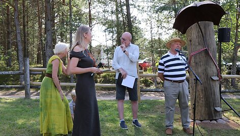 Stripeikiuose užgimė Bičių Respublika: ambasadoriumi tapo Valinskas