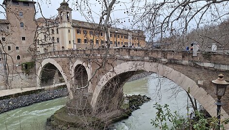 Tiltas į Trastevere rajoną