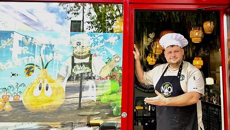 Lazdijietis Justinas Druskininkuose atidarė restoraną &bdquo;No onion&ldquo;
