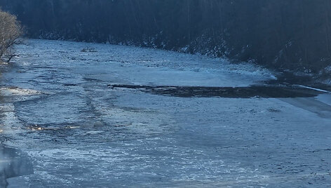 Sequence 03.00_00_25_29.Still001