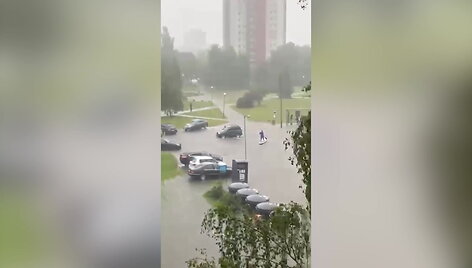 klaipeda-skesta-zmones-imasi-irklenciu