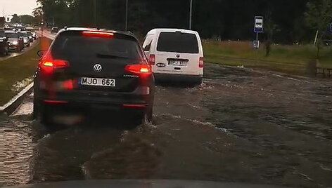 skestanti-liepu-gatve-klaipedoje-liepos-14-d
