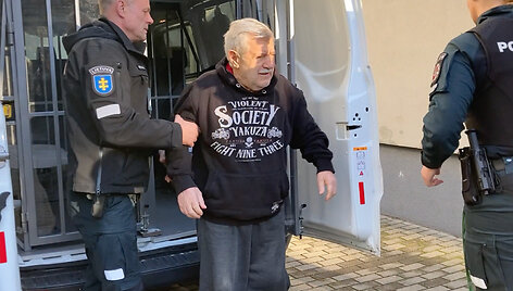 &bdquo;Koliažas su ratu&ldquo; kopija