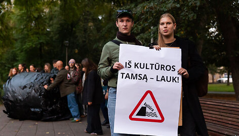 Meninė akcija &bdquo;I&scaron; kultūros tamsą - lauk&rdquo;
