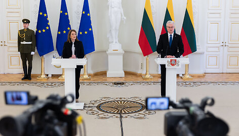 Roberta Metsola, Gitanas Nausėda
