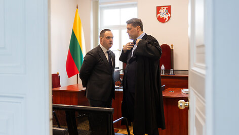 Andriaus Vy&scaron;niausko, nuteisto už sukčiavimą, piktnaudžiavimą ir dokumentų klastojimą, nagrinėjama byla