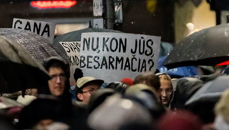 Protestas prie Seimo: „Dešimt tylos minučių" 