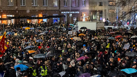 Protestas prie Seimo: „Dešimt tylos minučių" 