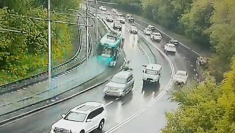 Prie&scaron; susidūrimą tramvajus Rusijoje &bdquo;pametė&ldquo; keleivius