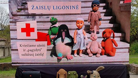 Kūrybinės dirbtuvės &bdquo;Sulūžusių žaislų ligoninė&ldquo; pagal V. Žiliskaitės kūrinį &bdquo;Kelionė į Tandadriką&ldquo;