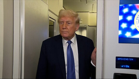 4562136_in air us trump putin_1_1080i60essence.00_01_16_03.Still001
