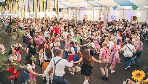 Kauno &bdquo;Oktoberfestas&ldquo; vėl traukia minias: rudenį vyksiančioje &scaron;ventėje rezervuota daugiau nei pusė stalų