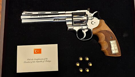 R.T.Erdogano dovana G.Nausėdai