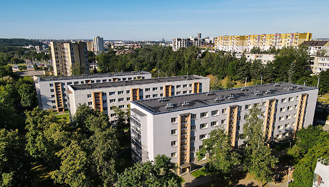 Nuo geoterminio &scaron;ildymo iki saulės jėgainių: po renovacijos daugiabučiai gali tapti beveik nulinės tar&scaron;os pastatais
