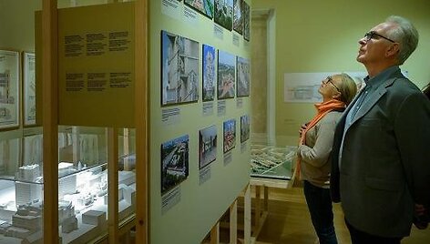 Socmodernizmo architektūra, romantinė tapyba, Jogailaičių epocha, ukrainiečių dailininkų darbai ir kitos teminės Lenkijos muziejų parodos