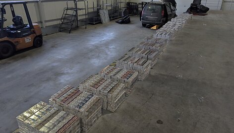 &Scaron;alčininkuose sulaikytas kontrabandą gabenęs automobilis