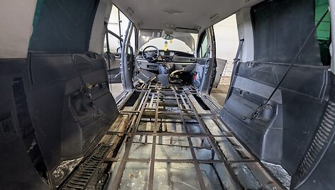 &Scaron;alčininkuose sulaikytas kontrabandą gabenęs automobilis