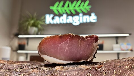 Alksnio dūmu kvepianti &bdquo;Vilnius Outlet&ldquo; &bdquo;Kadaginė&ldquo;: &scaron;eimos receptai ir vertybės, kulinarinis paveldas, virtuvės ekspertų liaupsės 