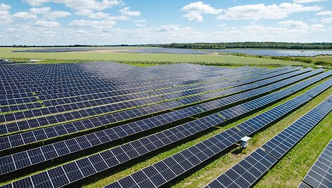 &bdquo;Acme Solar Group" atidarė vieną didžiausių saulės parkų Lietuvoje: energija &ndash; &scaron;aliai, nauda &ndash; bendruomenei