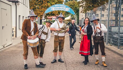 Kauno &bdquo;Oktoberfeste&ldquo; &ndash; ne tik bavari&scaron;kos linksmybės, bet ir konkursas: pasipuo&scaron;usių laukia staigmenos