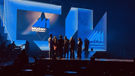 Sumai&scaron;tis M1 muzikos apdovanojimų repeticijų metu