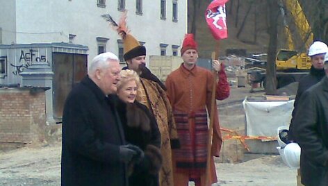 Algirdas Brazauskas su žmona Kristina Valdovų rūmuose.