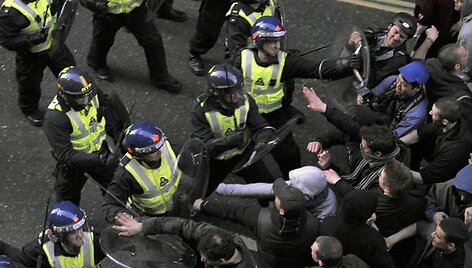 Policijos ir demonstrantų susirėmimas