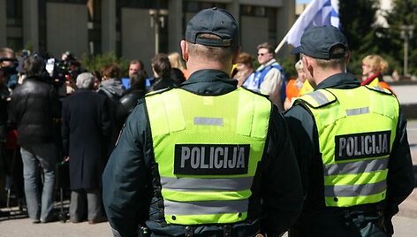 Policija prižiūrėjo piketą.