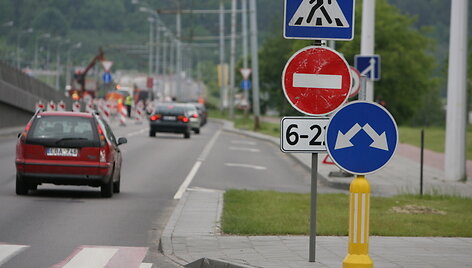 Remontuojamas Lazdynų tiltas