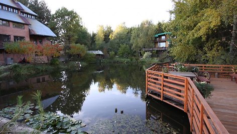 Golfo klubo „Elnias“ prieigos nuteikia maloniam žaidimui. 