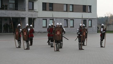 Lapkričio 12 d. Lietuvos didžiojo kunigaikščio (LDK) Gedimino štabo batalione vyko atvirų durų diena, kurios metu batalione lankėsi per 300 įvairių klasių moksleivių iš Vilniaus, Molėtų ir Rokiškio rajonų. 