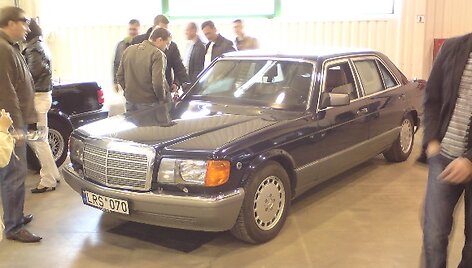 V.Landsbergį vežiojęs &scaron;arvuotas mercedesas