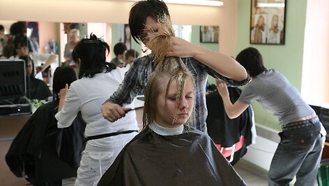 Kirpėjai, nei&scaron;laikę egzamino ir neturintys jų kvalifikaciją liudijančio pažymėjimo, negalės dirbti savo darbo.